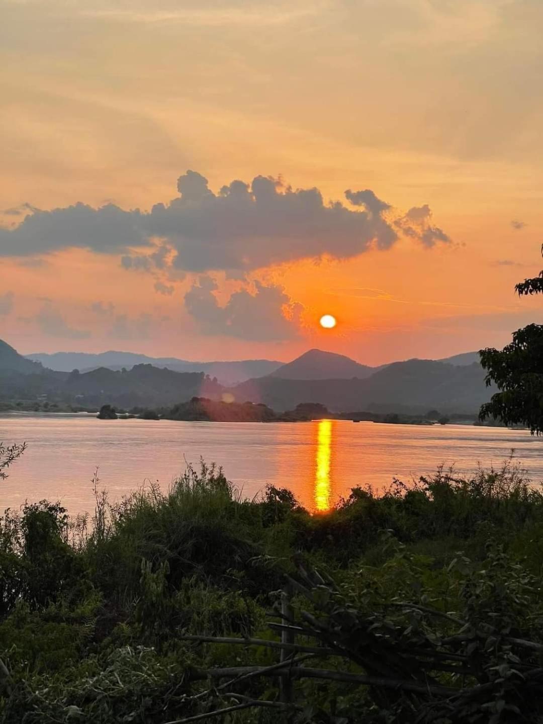 Apartament Mekong Backpackers Muang Pakbèng Zewnętrze zdjęcie