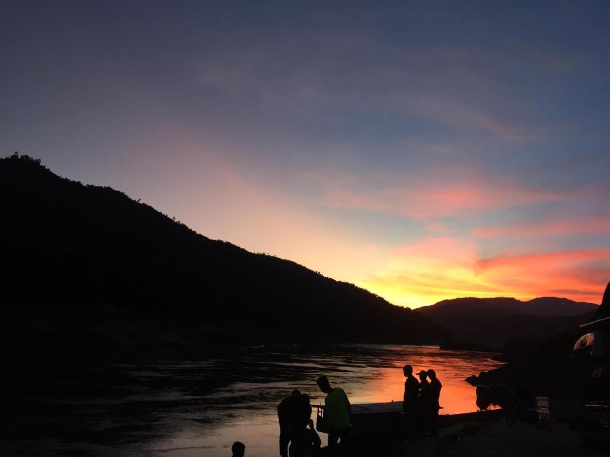 Apartament Mekong Backpackers Muang Pakbèng Zewnętrze zdjęcie