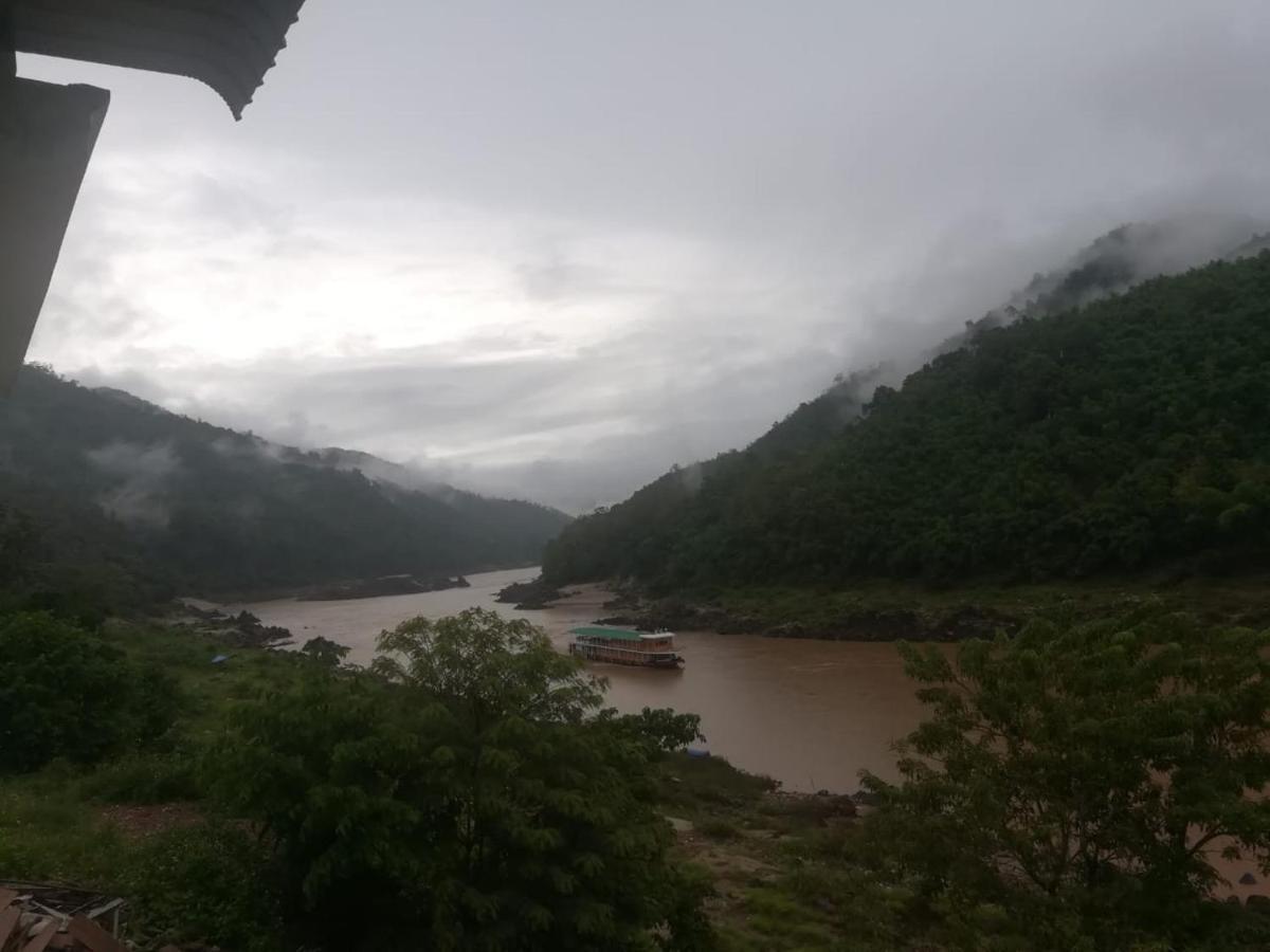 Apartament Mekong Backpackers Muang Pakbèng Zewnętrze zdjęcie