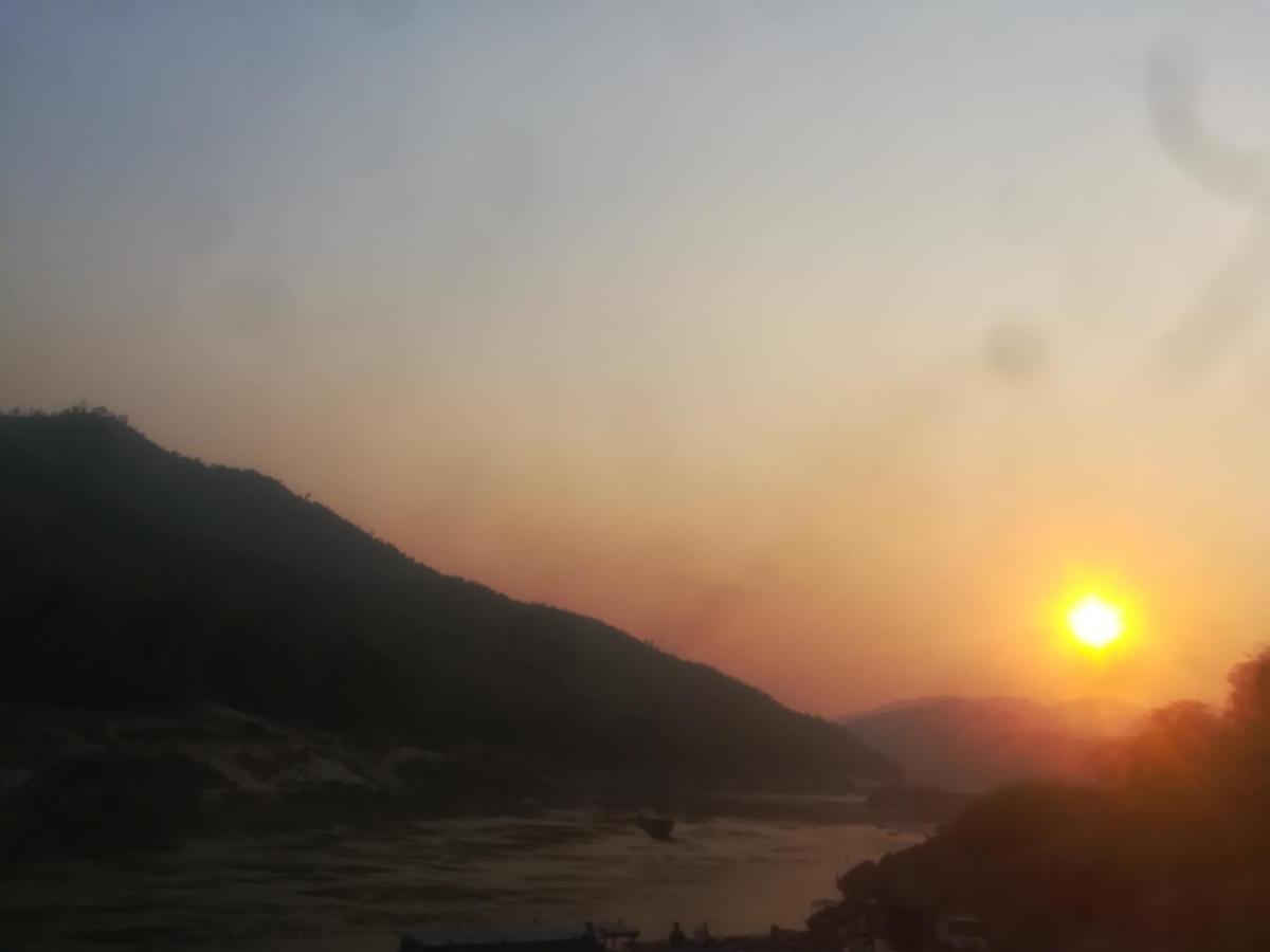 Apartament Mekong Backpackers Muang Pakbèng Zewnętrze zdjęcie